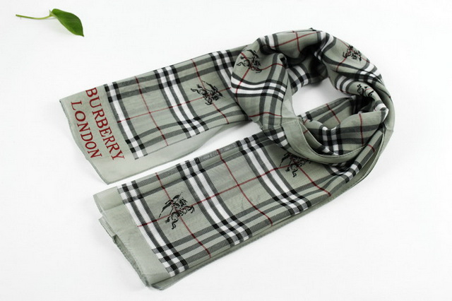 Burberry sile scarf 02